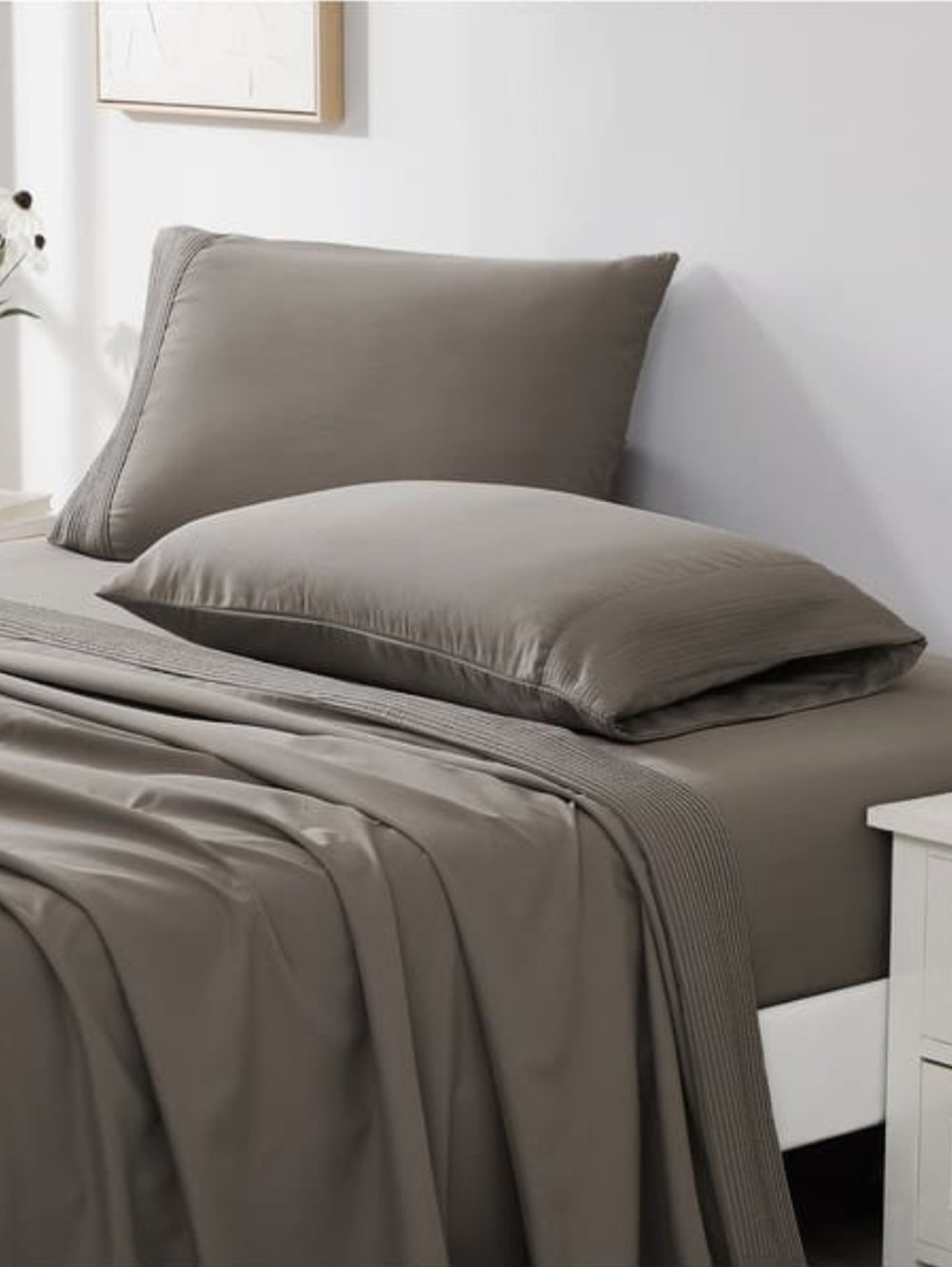 SOUTHSHORE LINENS Vilano 21-in Extra Deep Pocket Pleated Sheet Set QN Dark Taupe